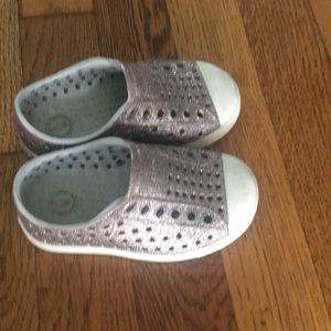 Native toddler girls